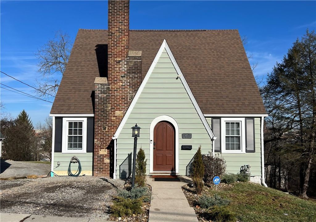 241 Winona Ave, N Franklin Twp, PA 15301