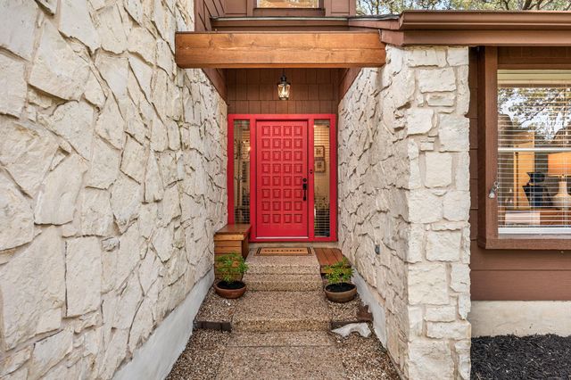 6702 Fireoak DR, Austin, TX 78759