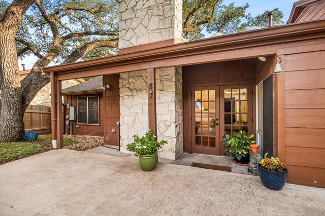 6702 Fireoak DR, Austin, TX 78759