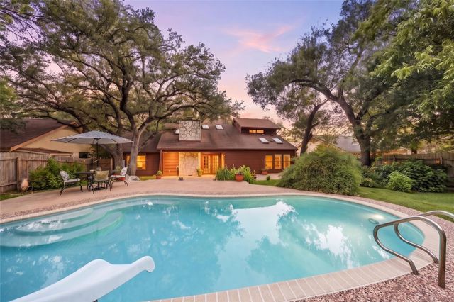 6702 Fireoak DR, Austin, TX 78759