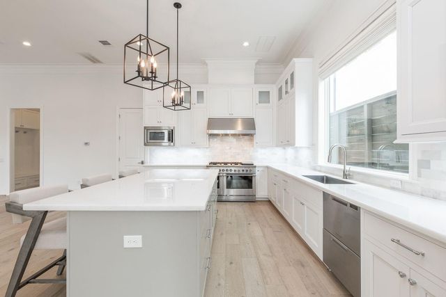 7546 Awty School Lane, Houston, TX 77055