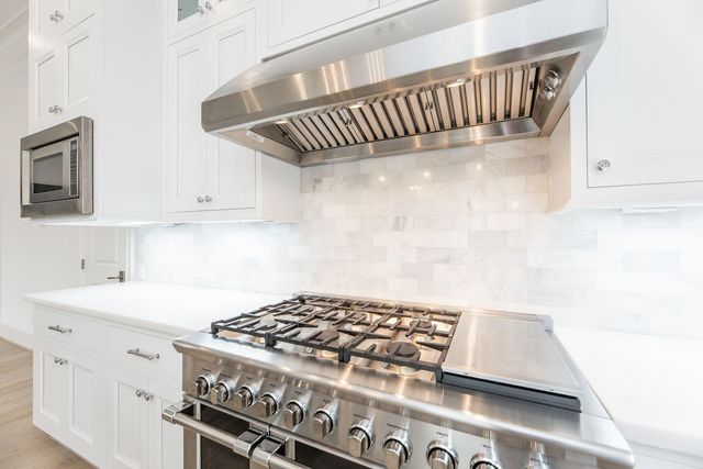 7546 Awty School Lane, Houston, TX 77055