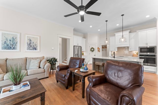 2706 Congress Dr, Murfreesboro, TN 37128