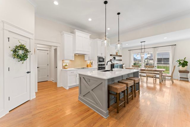 2706 Congress Dr, Murfreesboro, TN 37128