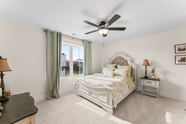 2706 Congress Dr, Murfreesboro, TN 37128