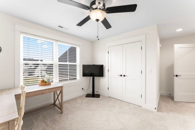 2706 Congress Dr, Murfreesboro, TN 37128