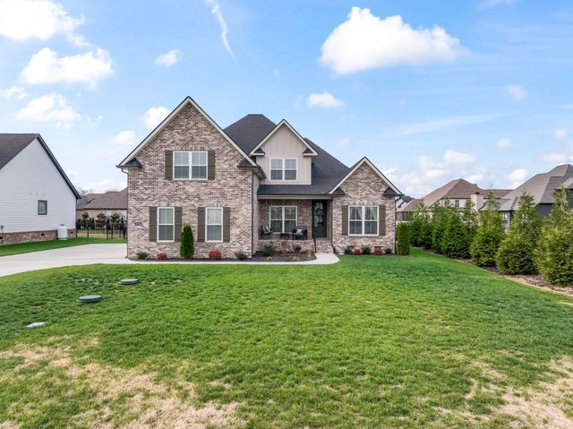 2706 Congress Dr, Murfreesboro, TN 37128