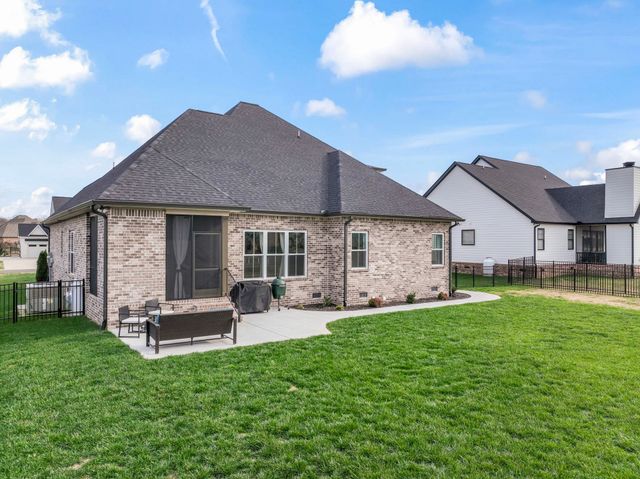 2706 Congress Dr, Murfreesboro, TN 37128