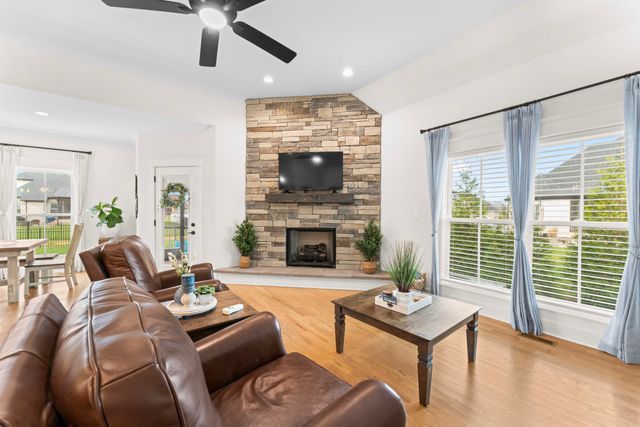 2706 Congress Dr, Murfreesboro, TN 37128