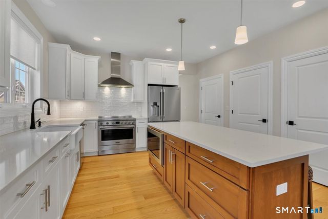48 Soderman Way 48, Cheshire, CT 06410