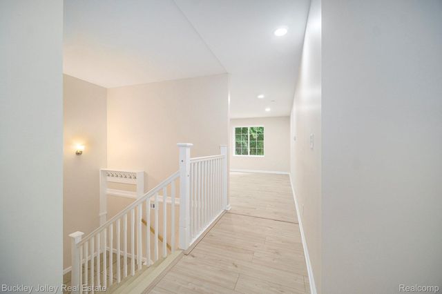 10303 Nine Mile Road, Green Oak Township, MI 48189