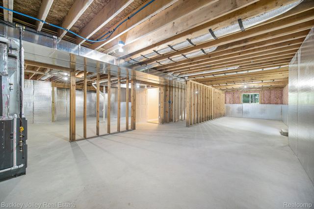 10303 Nine Mile Road, Green Oak Township, MI 48189
