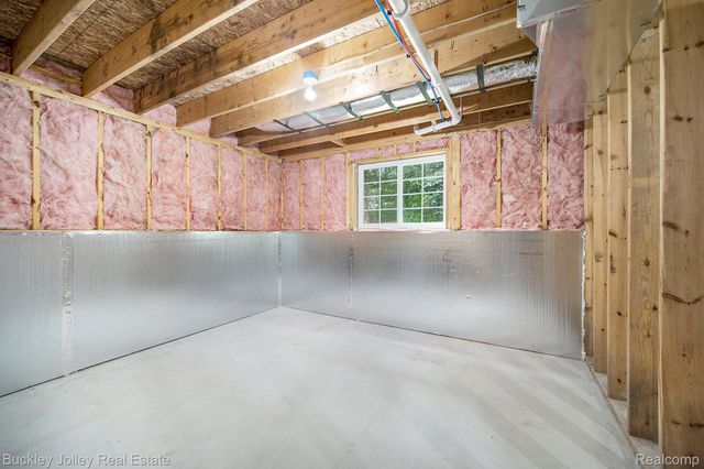 10303 Nine Mile Road, Green Oak Township, MI 48189