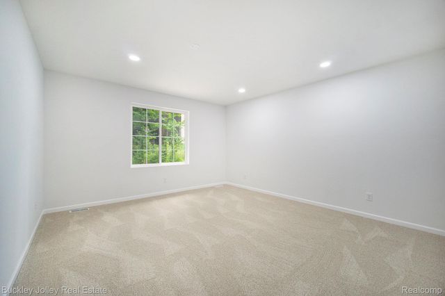 10303 Nine Mile Road, Green Oak Township, MI 48189