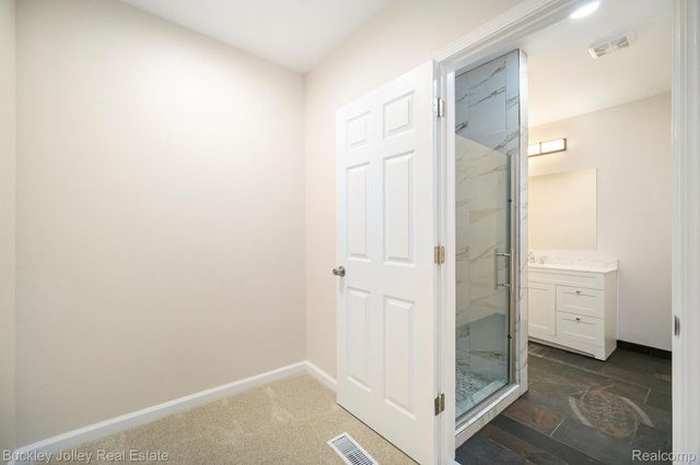 10303 Nine Mile Road, Green Oak Township, MI 48189
