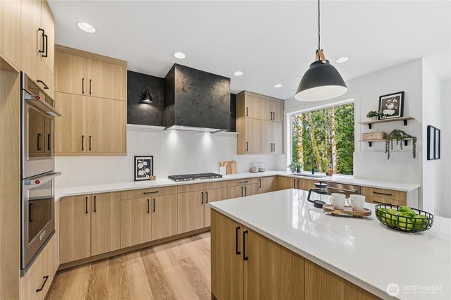 28020 243rd Avenue SE, Maple Valley, WA 98038