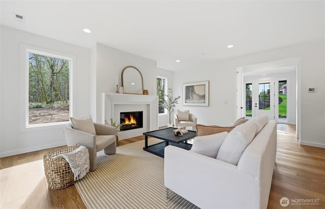 28020 243rd Avenue SE, Maple Valley, WA 98038