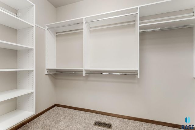 521 S Big Stone Ave Avenue, Sioux Falls, SD 57106