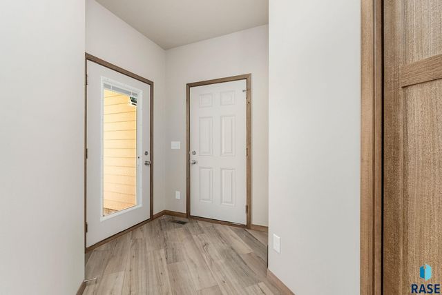 521 S Big Stone Ave Avenue, Sioux Falls, SD 57106