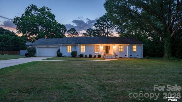 2222 Kings Drive, Gastonia, NC 28056