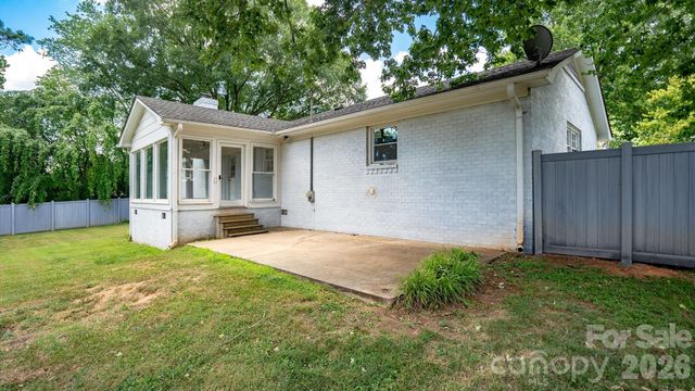 2222 Kings Drive, Gastonia, NC 28056