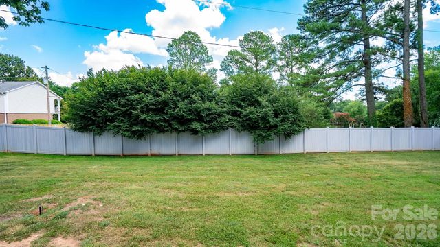 2222 Kings Drive, Gastonia, NC 28056
