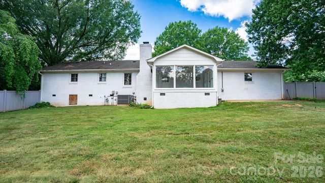 2222 Kings Drive, Gastonia, NC 28056