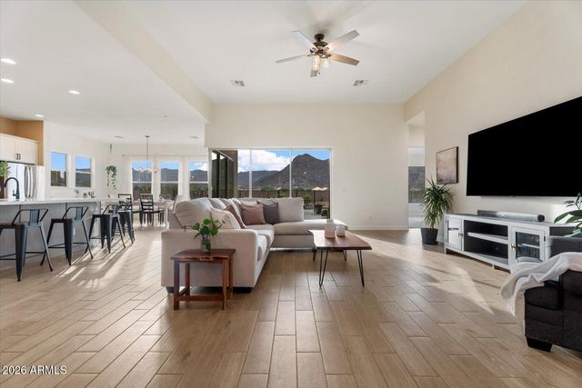 20264 W SAN JUAN Avenue, Litchfield Park, AZ 85340