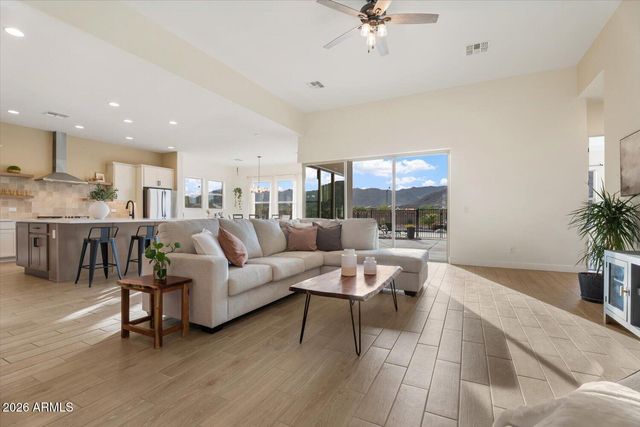 20264 W SAN JUAN Avenue, Litchfield Park, AZ 85340