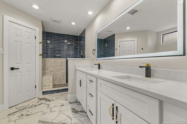 3235 Tavern Oaks, San Antonio, TX 78247