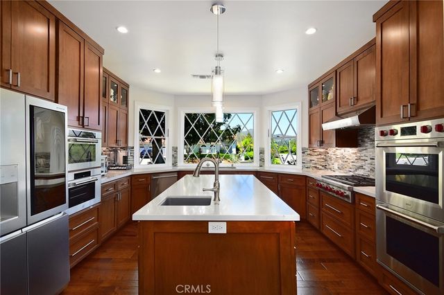 29302 Laro Drive, Agoura Hills, CA 91301