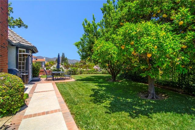 29302 Laro Drive, Agoura Hills, CA 91301