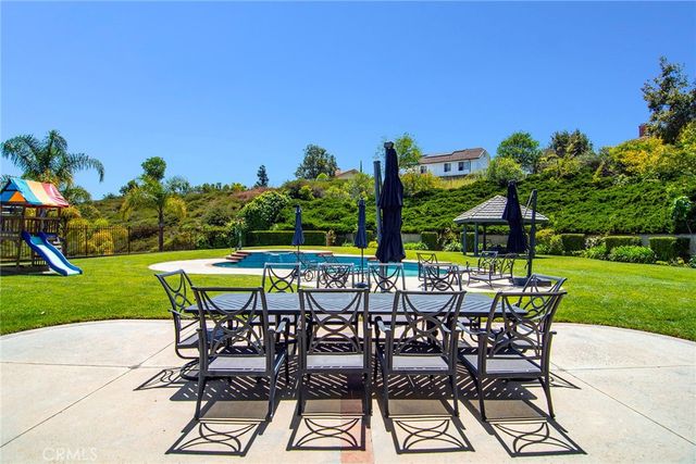 29302 Laro Drive, Agoura Hills, CA 91301