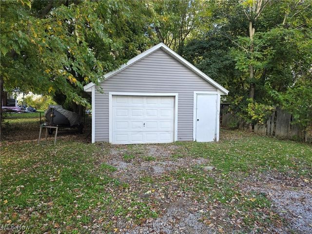 623 W 57th Street, Ashtabula, OH 44004