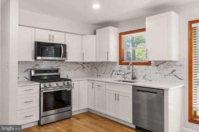 5 JUSTIN CT, Voorhees, NJ 08043