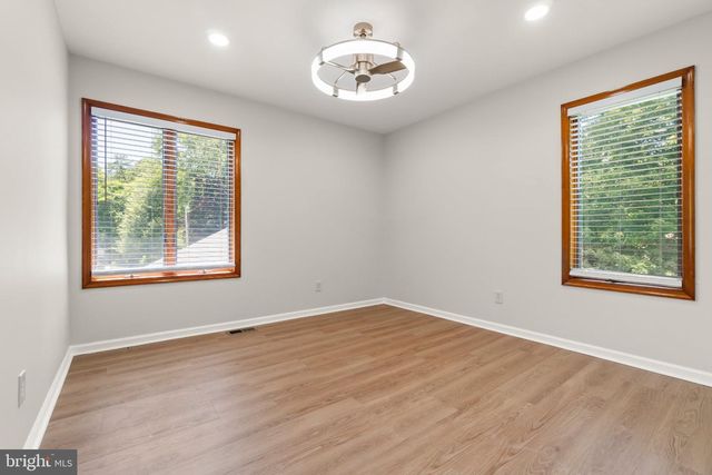 5 JUSTIN CT, Voorhees, NJ 08043