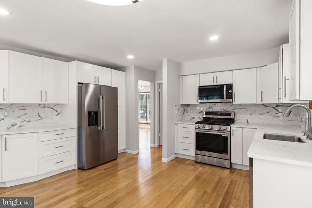 5 JUSTIN CT, Voorhees, NJ 08043