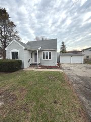 2209 DOUGLAS Avenue, Des Plaines, IL 60018