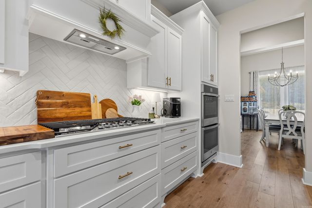 115 Cifuentes Way, Hot Springs Village, AR 71909