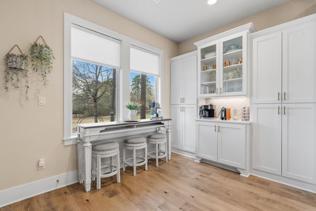 115 Cifuentes Way, Hot Springs Village, AR 71909