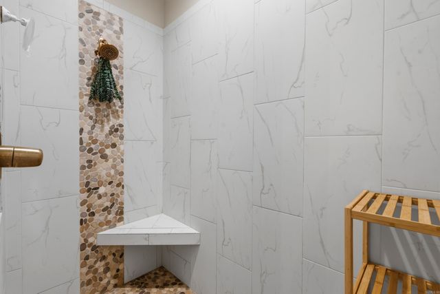 115 Cifuentes Way, Hot Springs Village, AR 71909