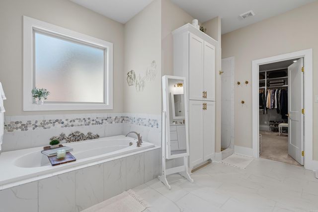 115 Cifuentes Way, Hot Springs Village, AR 71909