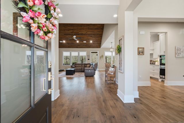 115 Cifuentes Way, Hot Springs Village, AR 71909