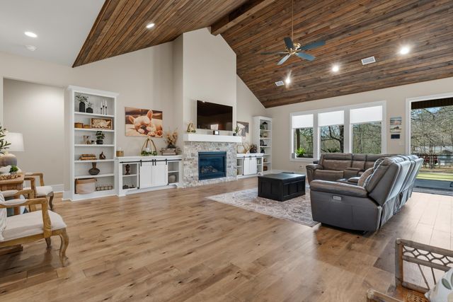 115 Cifuentes Way, Hot Springs Village, AR 71909