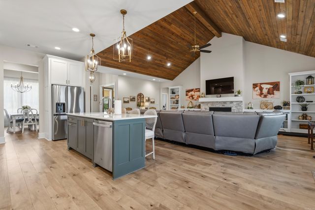 115 Cifuentes Way, Hot Springs Village, AR 71909