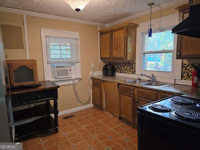3220 Memorial Drive, Decatur, GA 30032