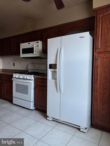 223 PARKDALE RD, Philadelphia, PA 19154