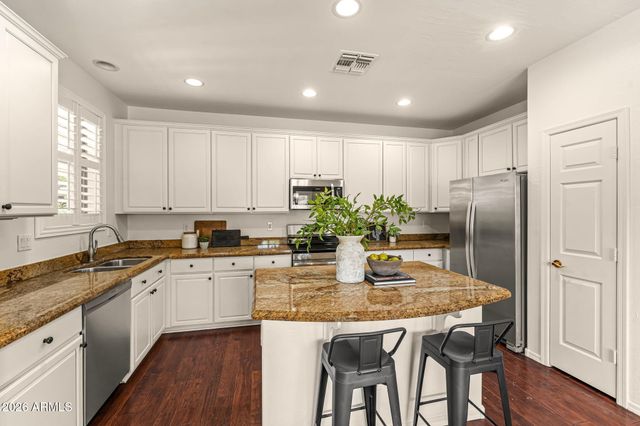 111 E PALOMINO Drive, Gilbert, AZ 85296