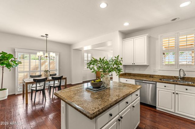 111 E PALOMINO Drive, Gilbert, AZ 85296
