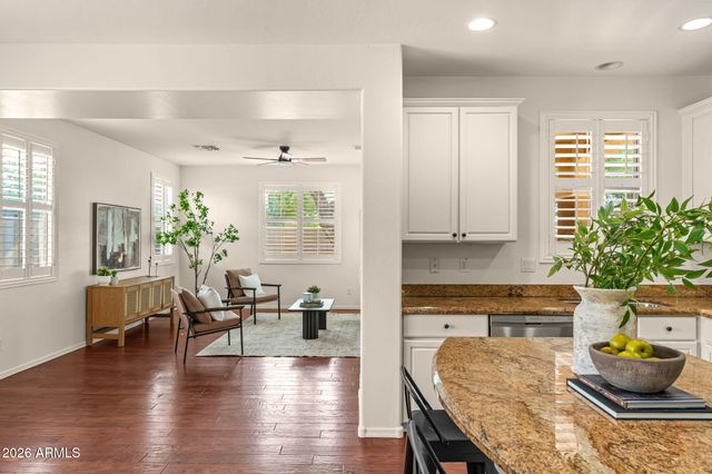 111 E PALOMINO Drive, Gilbert, AZ 85296